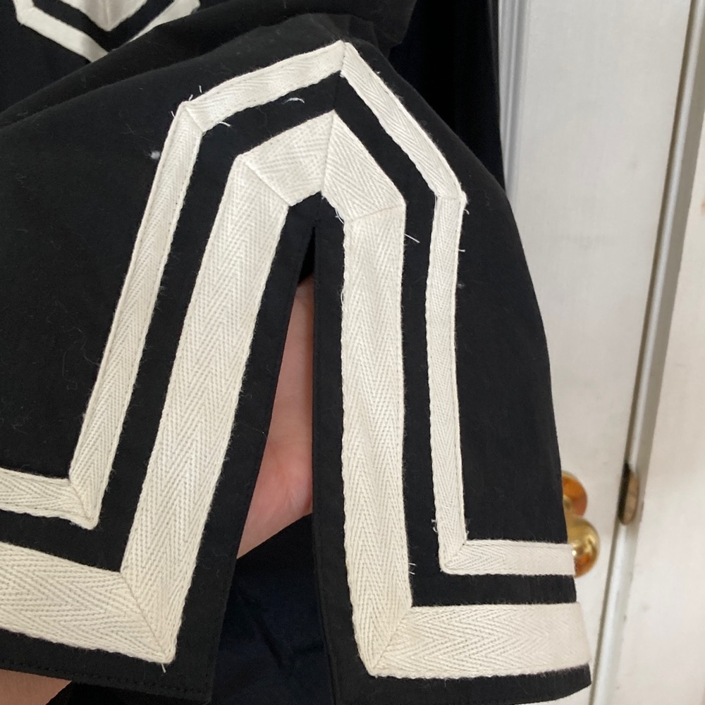 Jones New York Black Tunic with White Accents - Picture 4 of 8